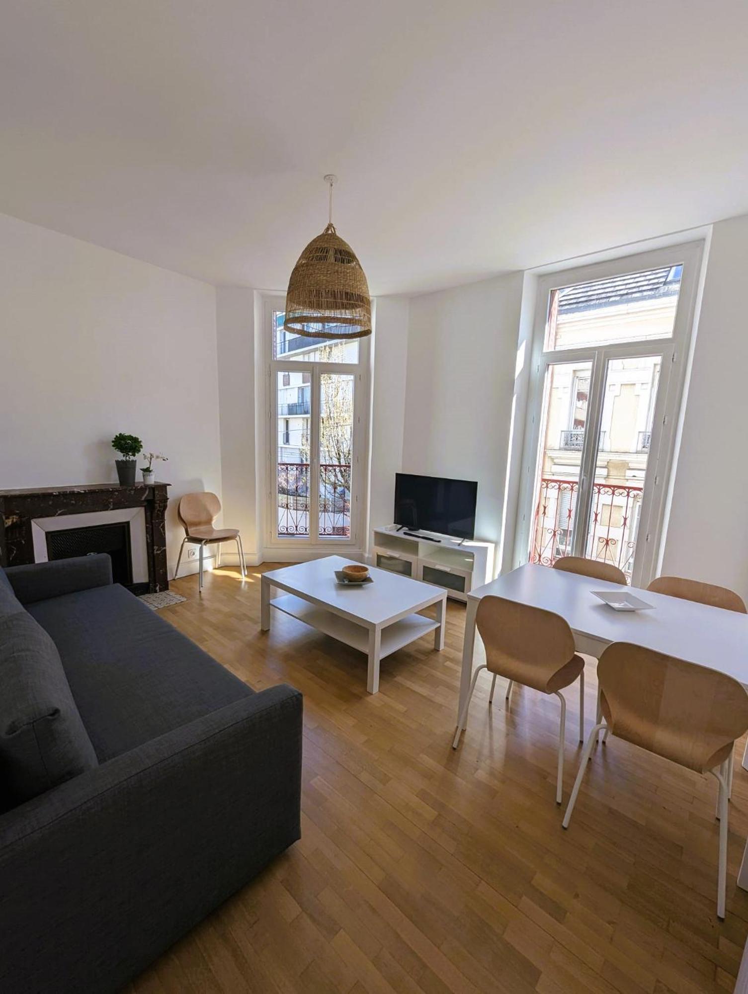 102 - Appart Renove Avec Grand Salon Et 1 Chambre - Tram Et Clinique Mutualiste A 1 Min 格勒诺布尔 外观 照片