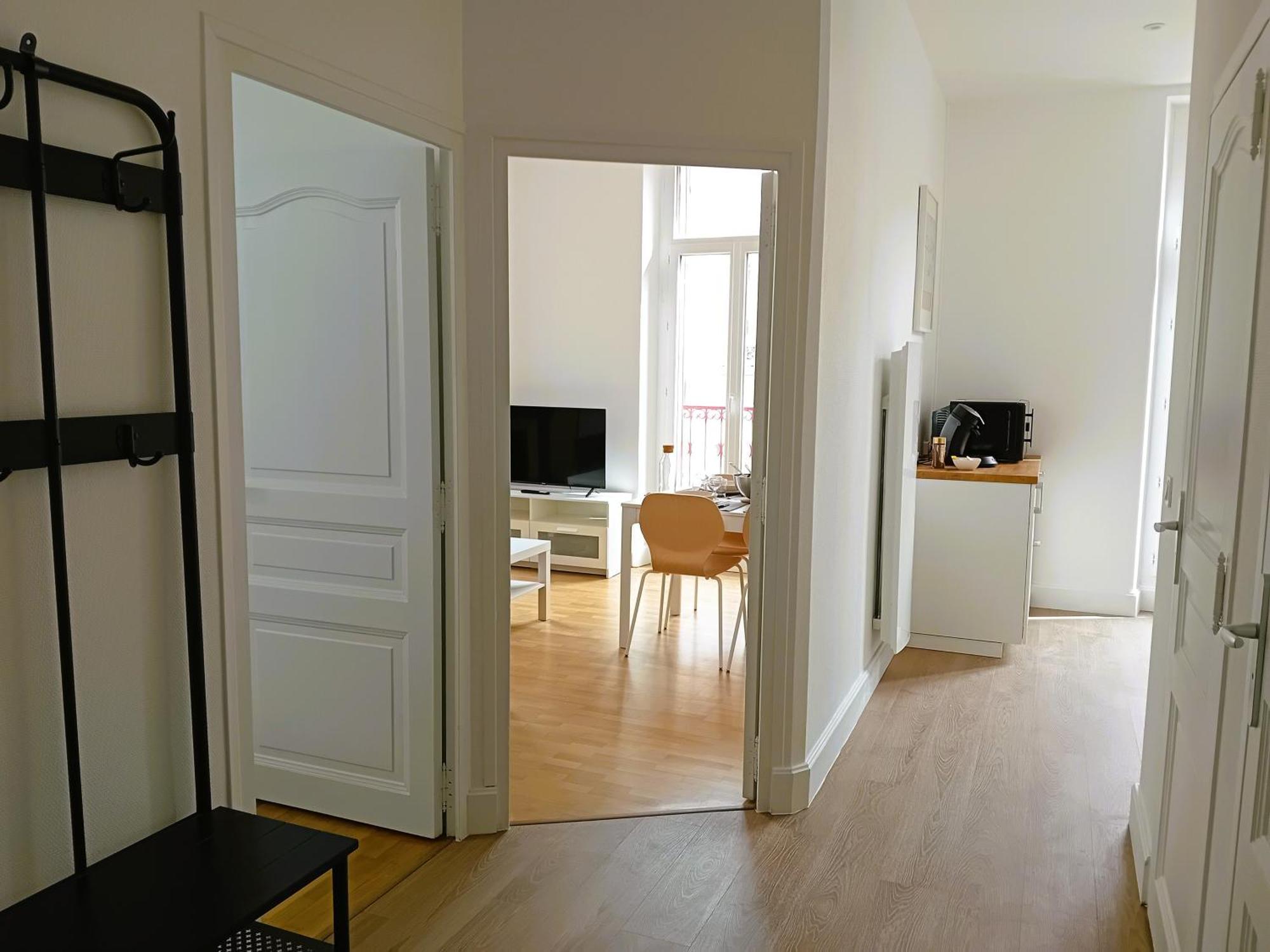 102 - Appart Renove Avec Grand Salon Et 1 Chambre - Tram Et Clinique Mutualiste A 1 Min 格勒诺布尔 外观 照片